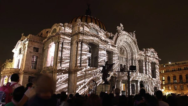 Inaugurado em 1934, o Palacio de Bellas Artes mistura referências art nouveau, art déco e beaux-arts e virou um dos cartões-postais mais fotografados do centro da capital mexicana por Adrián Cerón / Wikimedia Commons