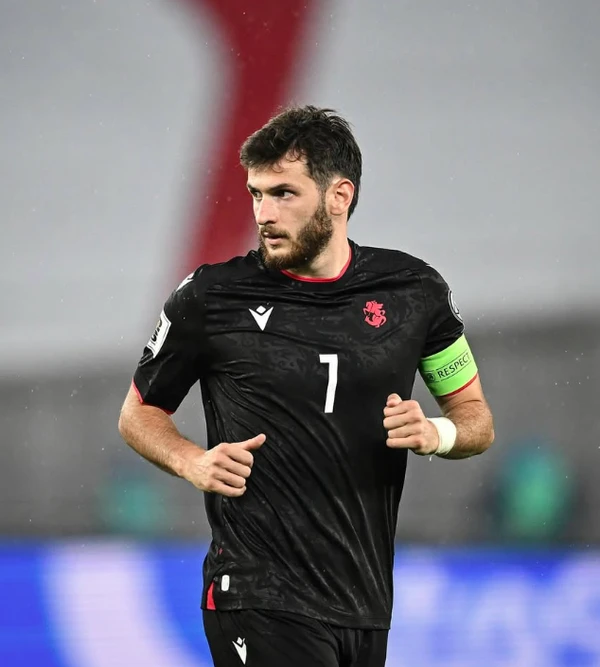 Jogador Khvicha Kvaratskhelia por Reprodução | Instagram