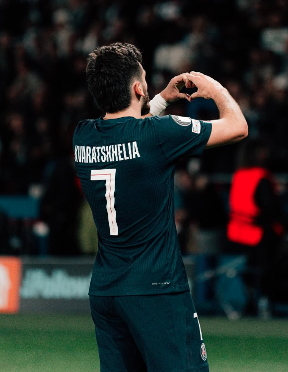 Jogador Khvicha Kvaratskhelia por Reprodução | Instagram