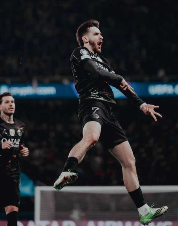 Jogador Khvicha Kvaratskhelia por Reprodução | Instagram
