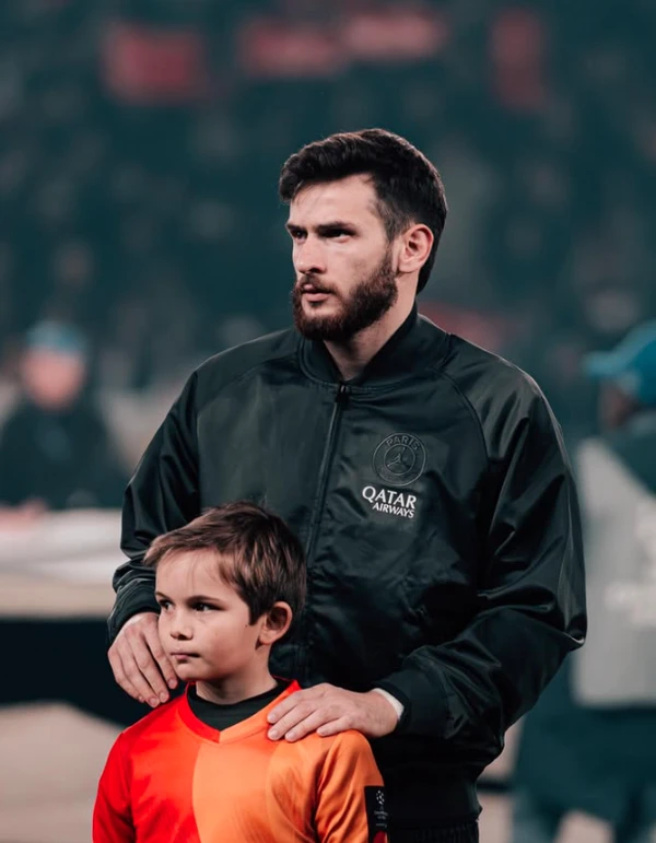 Jogador Khvicha Kvaratskhelia por Reprodução | Instagram