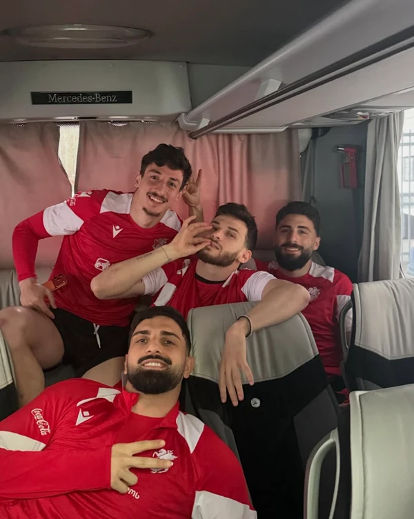 Jogador Khvicha Kvaratskhelia por Reprodução | Instagram