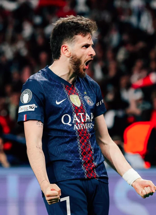 Jogador Khvicha Kvaratskhelia por Reprodução | Instagram