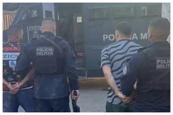 Os dois presos seriam os traficantes conhecidos como Elefante e o da Prata, ambos do tráfico de Senador Camará