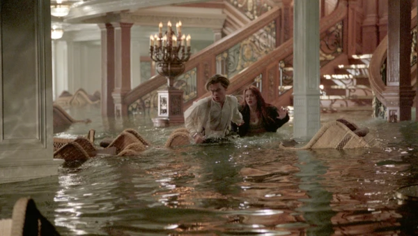 Titanic naufragando e entrando para a história por Divulgação/IMDB