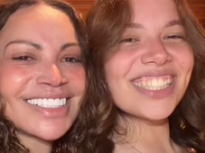 Imagem - Gêmeas? Solange Almeida e filha impressionam por semelhança em vídeo: ‘Os genes do pai nem tentaram’