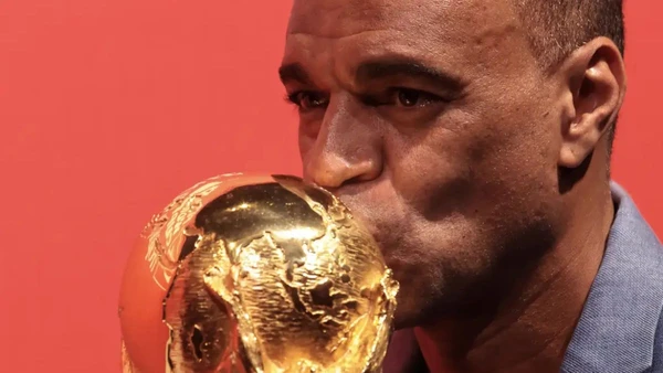  O desejo pelo hexacampeonato motiva milhares de torcedores a investirem tempo e recursos na programação para 2026. Paulo Pinto/Agência Brasil por Paulo Pinto/Agência Brasil