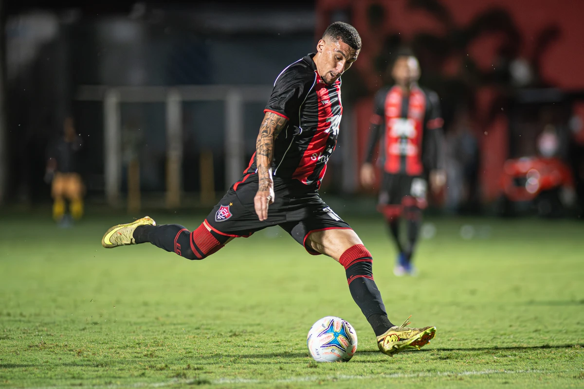 Baralhas em ação pelo Vitória  por Victor Ferreira/ECV