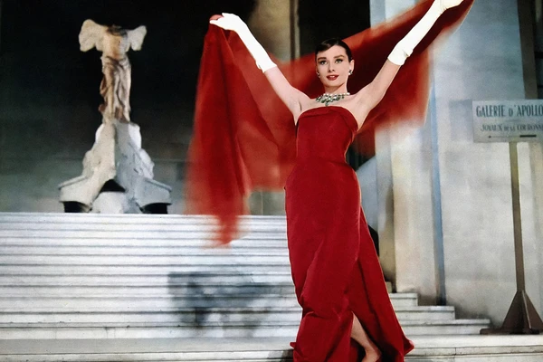 Cinderela em Paris (1957) por Reprodução