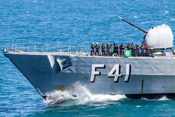Escola Naval da Marinha por Divulgação