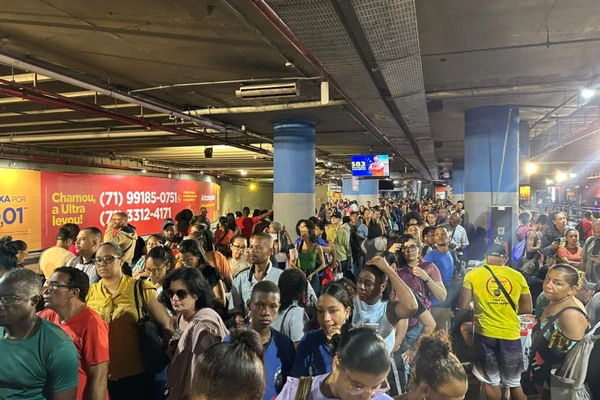 Estação da Lapa está cheia 