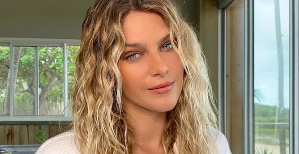 Isabella Santoni por Reprodução