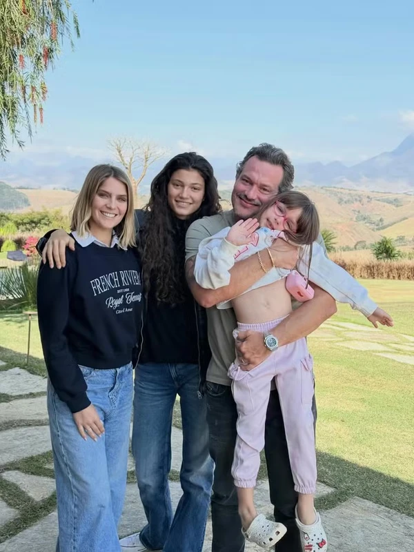 Isabella Santoni por Reprodução