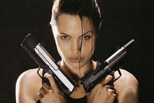 Lara Croft: Tomb Raider (2001)  por Reprodução