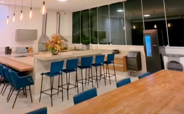 Mansão de Sthefane Matos e Kevi Jonny na Bahia tem piscina com cascata e vale R$ 12 milhões por Reprodução