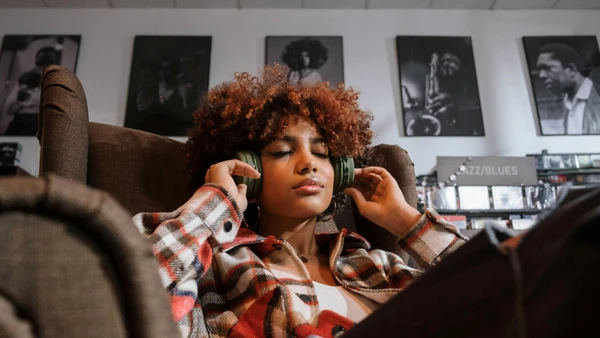 Nem toda música provoca a mesma reação. O ritmo, a intensidade e a carga emocional da canção influenciam a maneira como o organismo responde