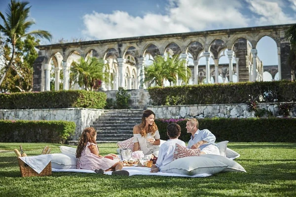 Resort das Bahamas que virou cenário de James Bond tem diárias acima de R$ 15 mil por Reprodução/Booking