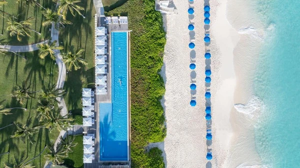 Resort das Bahamas que virou cenário de James Bond tem diárias acima de R$ 15 mil por Reprodução/Booking