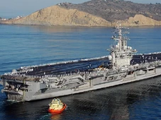 Imagem - Maior navio de guerra dos EUA entra na costa brasileira com 60 aviões e 5 mil militares a bordo para série de operações militares