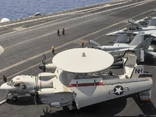 Imagem - Por que o maior navio de guerra dos EUA entrou na costa brasileira com 60 aviões e 5 mil militares a bordo