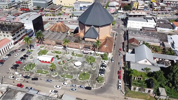 Ali, culturas, línguas e rotinas se misturam de um jeito único