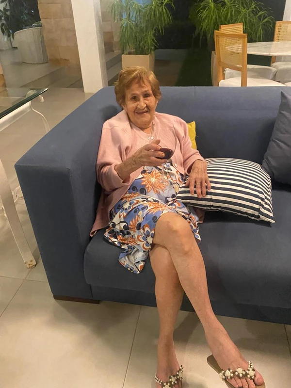 Baiana de 103 anos toma Coca-Cola todos os dias e diz: 'Me sinto como se tivesse 40, 50 anos' por Acervo pessoal