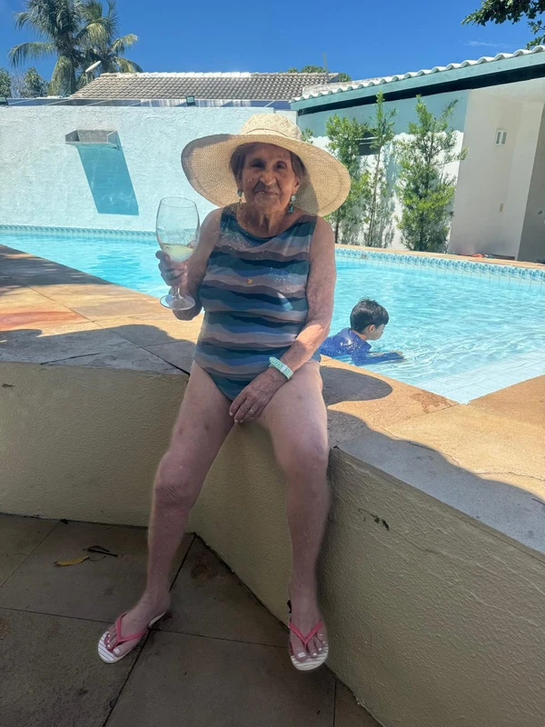 Baiana de 103 anos toma Coca-Cola todos os dias e diz: 'Me sinto como se tivesse 40, 50 anos' por Acervo pessoal