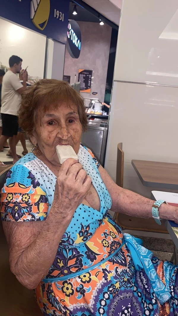 Baiana de 103 anos toma Coca-Cola todos os dias e diz: 'Me sinto como se tivesse 40, 50 anos' por Acervo pessoal