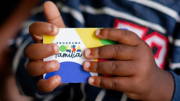O cartão do Bolsa Família continua sendo a principal chave de acesso para garantir o novo voucher do Gás do Povo. Lyon Santos/Ministério do Desenvolvimento Social por AGENCIA BRASIL