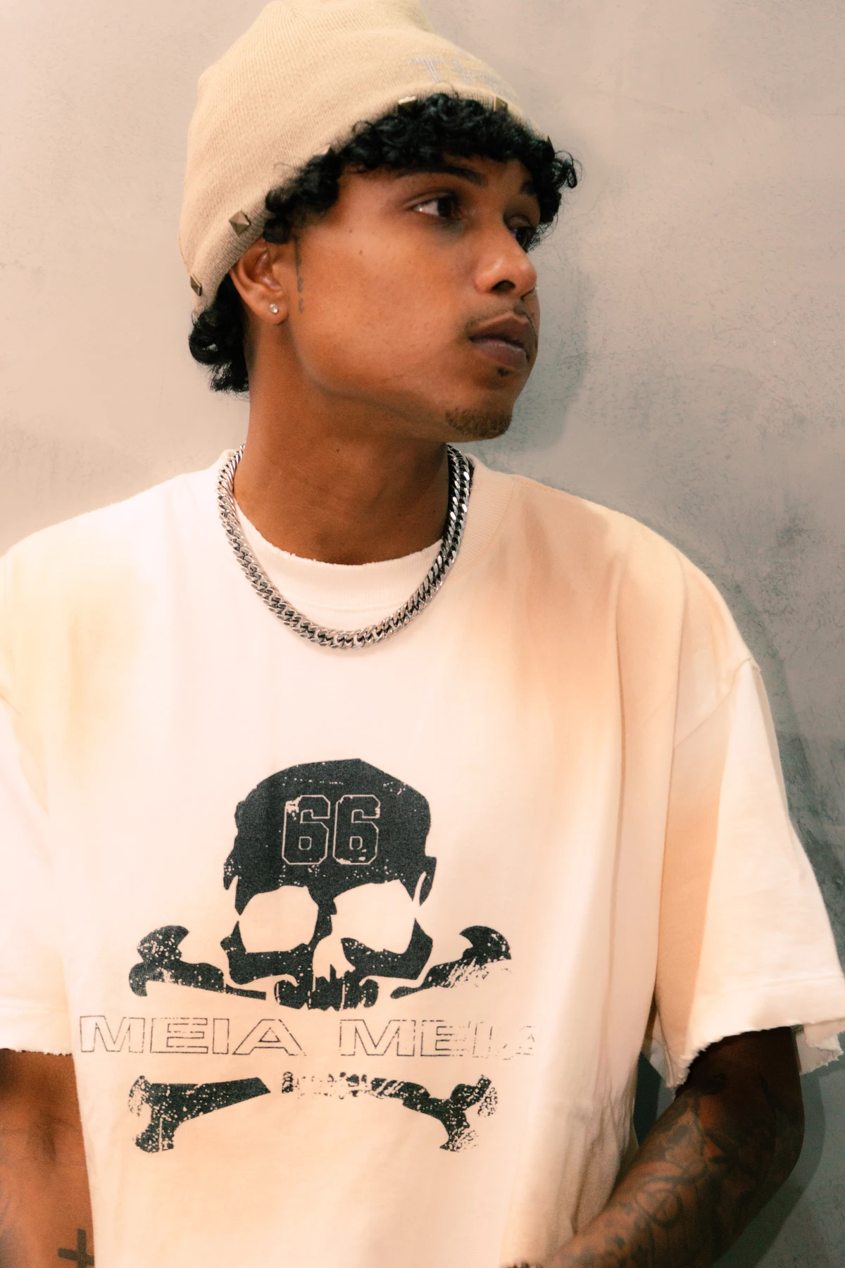 Junior Lord revive “Melanina” em versão acústica e fala sobre reencontro com a essência musical no Luau 1Kilo. por Wesley Camanho