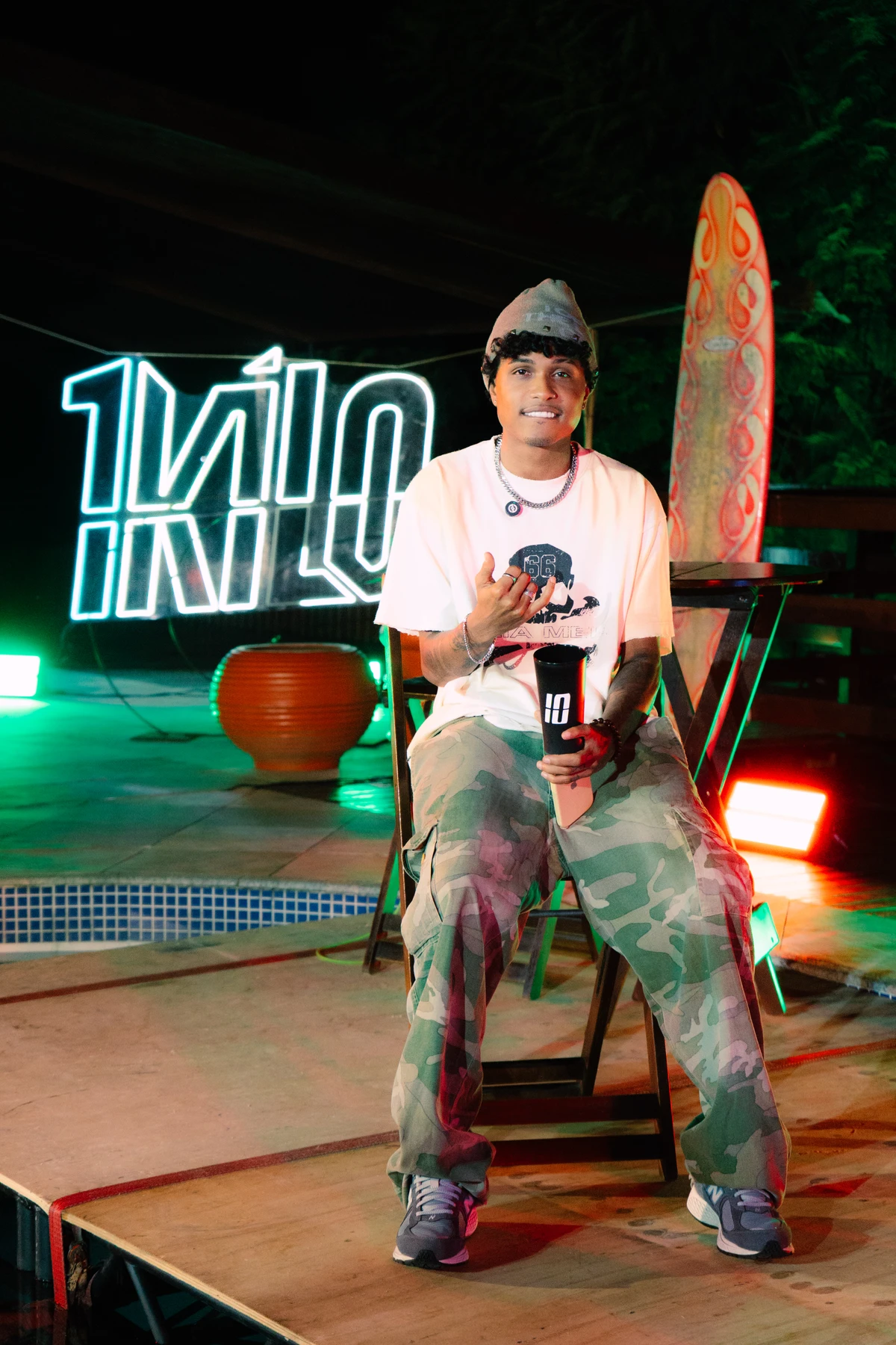 Junior Lord revive “Melanina” em versão acústica e fala sobre reencontro com a essência musical no Luau 1Kilo. por Wesley Camanho