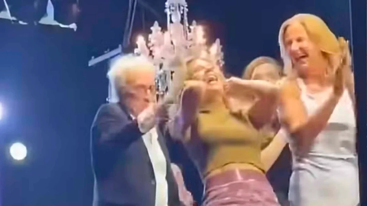Moacyr Franco puxou cabelo de mulher em evento beneficente por Reprodução