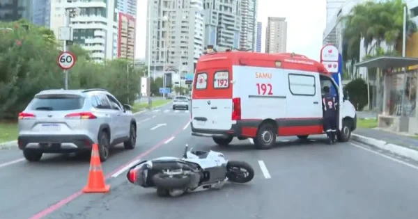 Mulher sofreu acidente de moto
