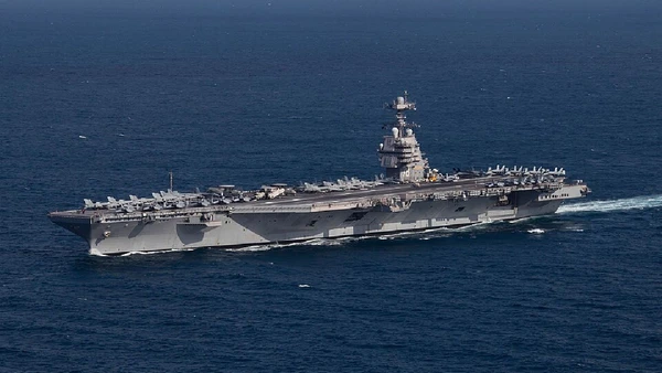 USS Gerald R. Ford, há 8 anos em atividade por Mass Communication Specialist Seaman Alexander Casco / U.S. Navy / Wikimedia Commons