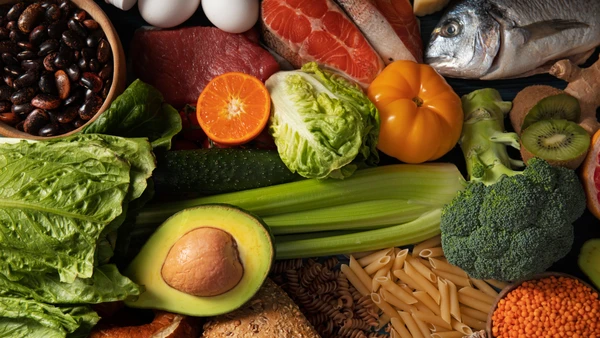 Vitaminas presentes em alimentos naturais ajudam a proteger a visão e manter os olhos saudáveis