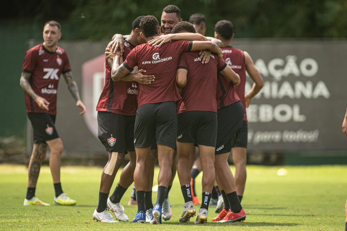 Vitória viaja ao Rio de Janeiro para enfrentar o Fluminense e tentar primeiro triunfo como visitante