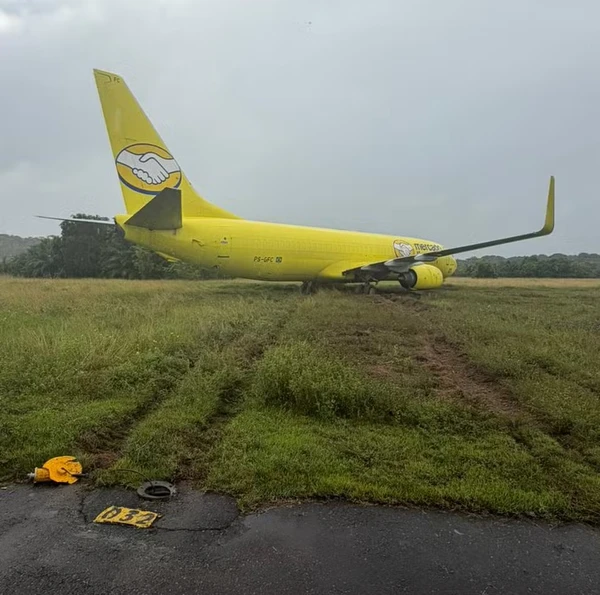 Avião cargueiro da Gol saiu da pista após pouso em Salvador por Reprodução