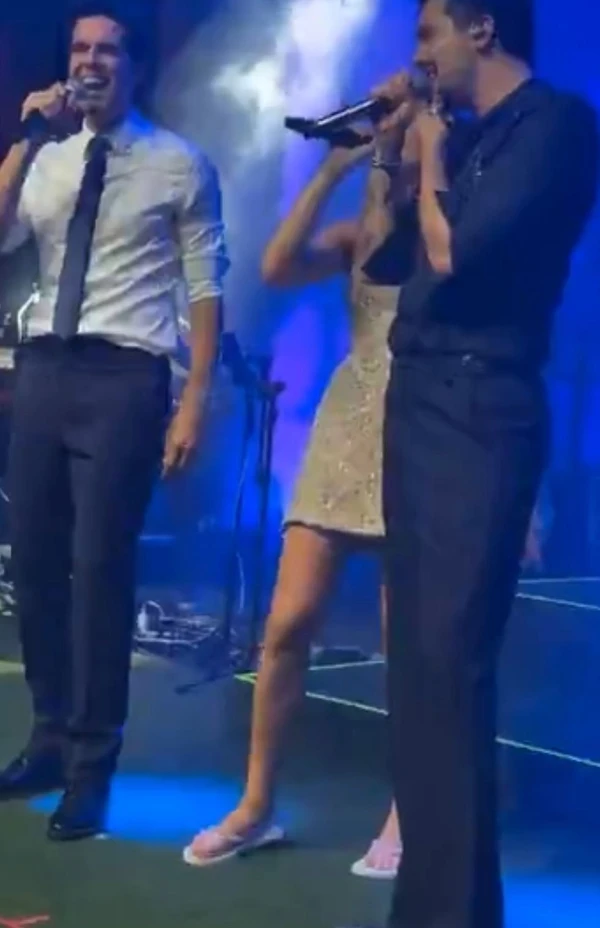 Kaká canta com sua filha, Isabella, e Luan Santana  por Reprodução