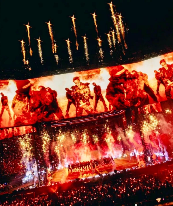 BTS na turnê Arirang por Reprodução