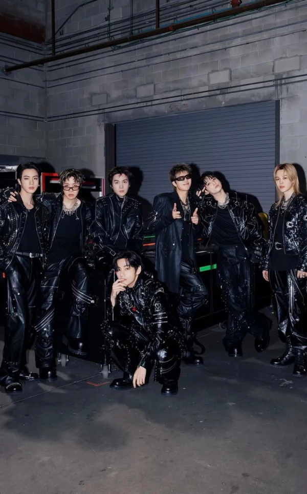 BTS na turnê Arirang por Reprodução