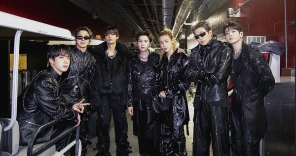 BTS na turnê Arirang por Reprodução