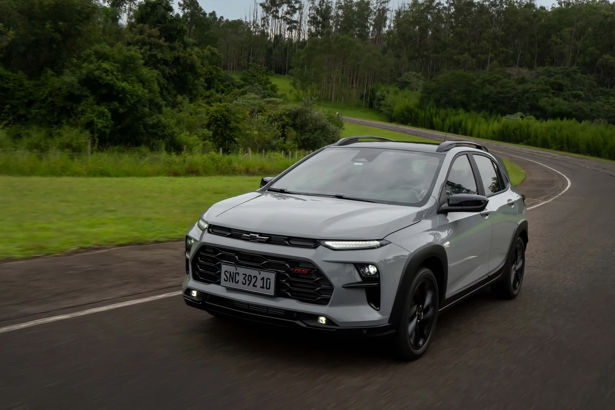 O novo Chevrolet Sonic tem 4,23 metros de comprimento, 1,77 m de largura e altura de 1,53 m 
