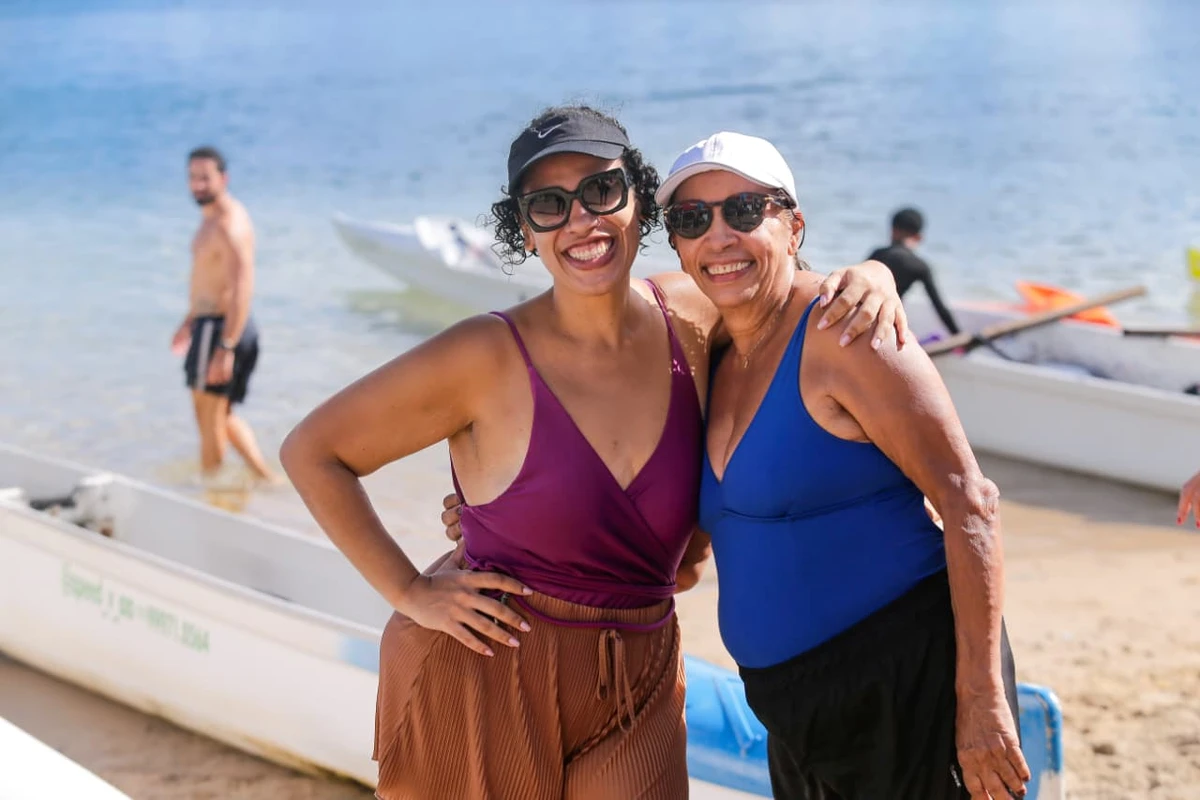 Famílias foram à Praia da Preguiça para comemorar o Dia das Mães remando em Salvador por Arisson Marinho/CORREIO