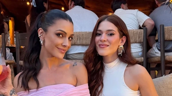  Ana Clara e Ceci Ribeiro curtem férias