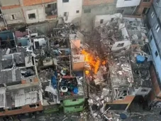 Imagem - Explosão atinge 10 casas e deixa um homem morto e três pessoas feridas