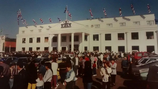 A primeira loja inspirada na Casa Branca foi inaugurada em 1994 e atualmente é a sede da empresa em Brusque por Divulgação