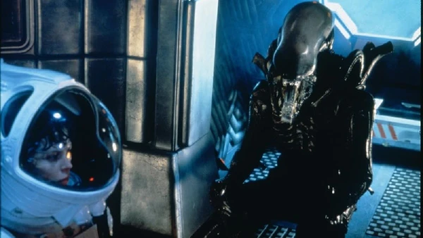 Alien - 152 kcal por Divulgação / IMDb