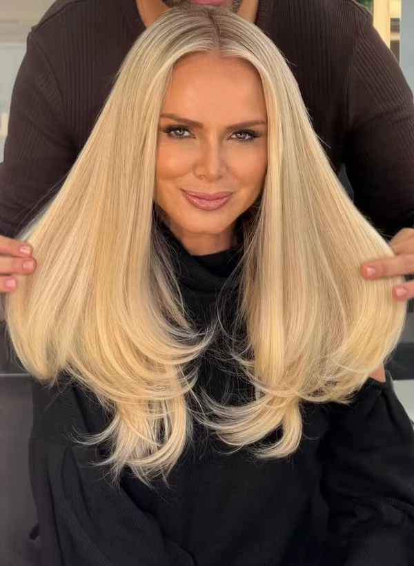 Eliana renovou seu famoso cabelo loiro e ganhou elogios de famosas por Reprodução/Instagram