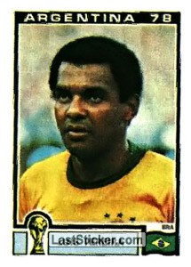 Foi titular na Copa de 74, mas não foi chamado em 78 pois jogava no Atletico de Madrid e a então "CBD" evitava chamar 'estrangeiros' por LastSticker/Reprodução