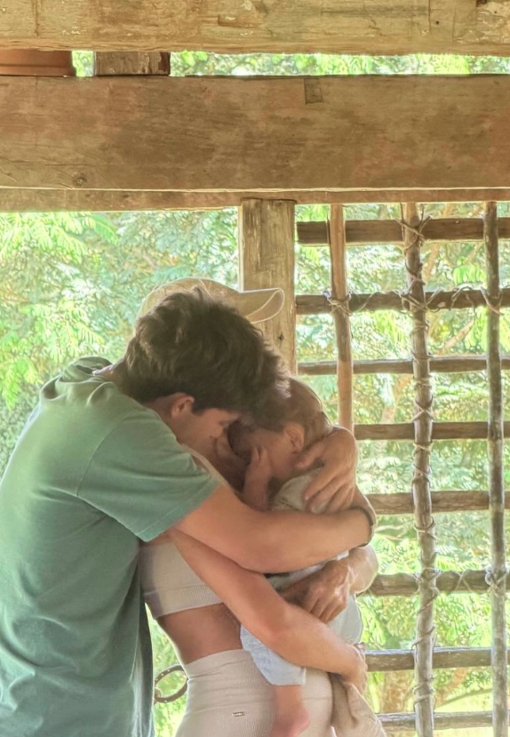 Modelo em momentos especiais com a família por Reprodução | Instagram